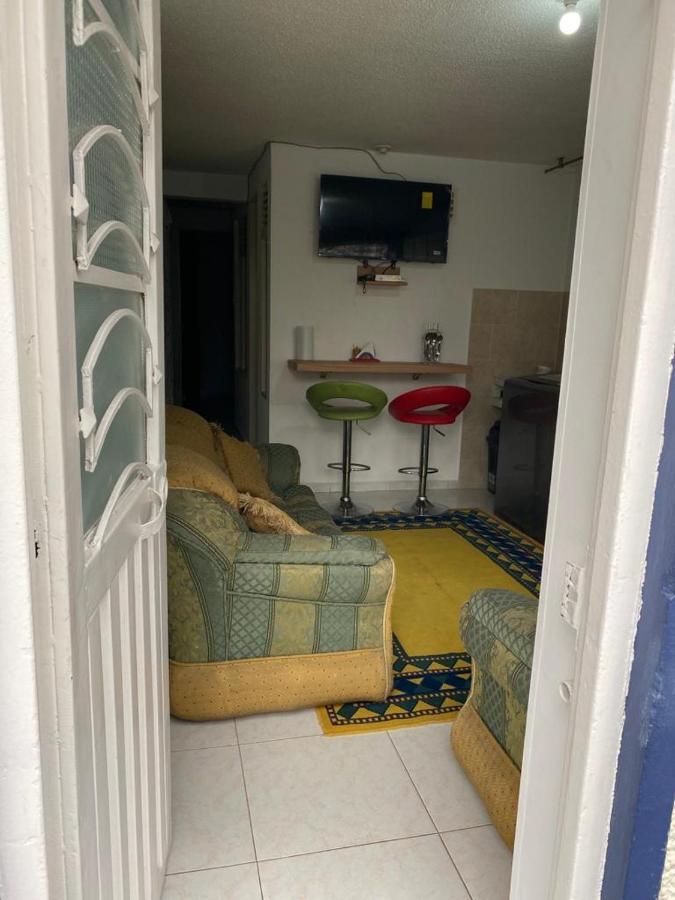 Acogedor Apartamento Pequeno E Independiente 보고타 외부 사진